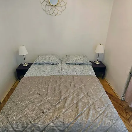 Centre 3-bedroom Comfort Apartment *