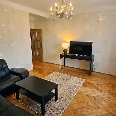 Centre 3-bedroom Comfort Apartment *