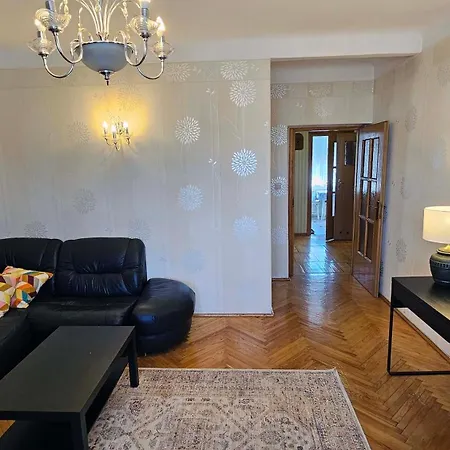 Centre 3-bedroom Comfort Apartment
