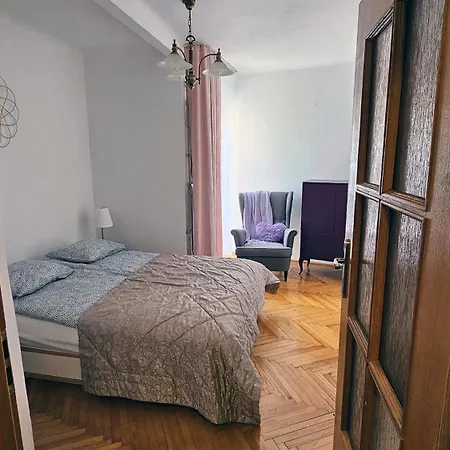 Centre 3-bedroom Comfort Apartment *